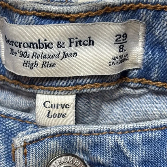 Abercrombie & Fitch Light Wash Denim Jeans - Picture 11 of 11